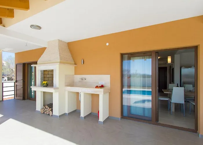Dija Casa de Férias Juršići